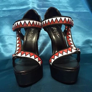NEU OHNE ETIKETT NASTY GAL SCHWARZ & ROT ZICKZACK RIEMCHEN PLATEAU HEELS GRÖSSE 7,5 - Bild 1 von 11