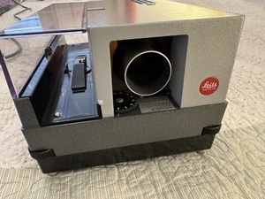 Leitz Pradovit Color 250 Wetzlar Slide Projector - Germany With Cover Power Cord - Picture 1 of 22