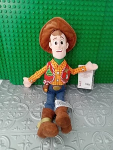 Disney Store Woody - Toy Story Peluche Vacacional Mediano 18" Nuevo con Etiquetas Chaleco y Sombrero de Navidad - Imagen 1 de 7