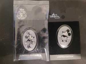 OLD LE Disneyana Pin Set Pie- Eyed Mickey Mouse & Minnie Black & White Portrait - Picture 1 of 4