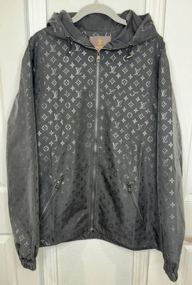 Chaqueta icónica para hombre LOUIS VUITTON con patrón de monograma personalizado talla: US L Foto 1 de 4