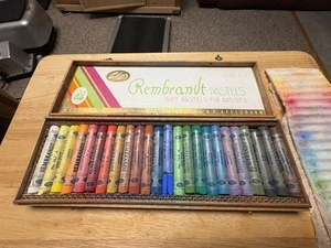 Talens Rembrandt Soft Pastels 24 Count in Wooden Case - Picture 1 of 8