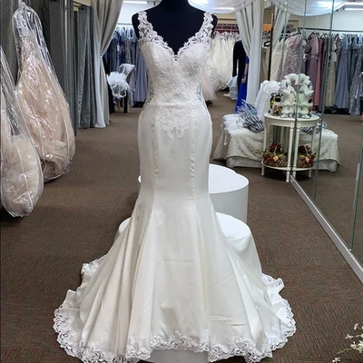 Mermaid Wedding Dresses V Neck Sleeveless White Ivory Bridal Gowns Sweep Train - Image 1 of 4