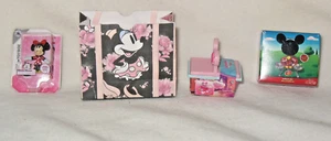 Minnie, Mickey Mouse Miniaturas, Disney, Caja de Juguetes, Todavía en Embalaje, 1" de Alto - Imagen 1 de 12