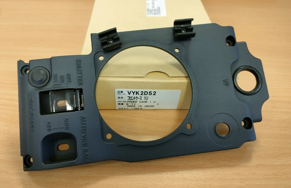 Spare part  VYK2D52 FRONT CASE 1U PANASONIC - Imagen 1 de 1