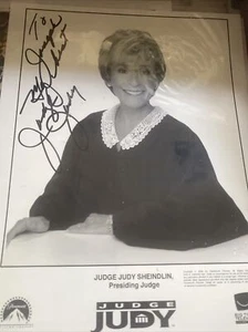 RICHTER JUDY SHEINDLIN SIGNIERT 8X10 FOTO - Bild 1 von 2