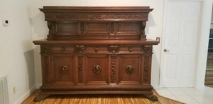 Italian carved walnut cabinet server large with lion feet antique furniture - Picture 1 of 12