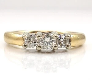14K Yellow & White Gold 3 Round Cut Diamond Engagement Ring Size 7.5 FZZ - Picture 1 of 6