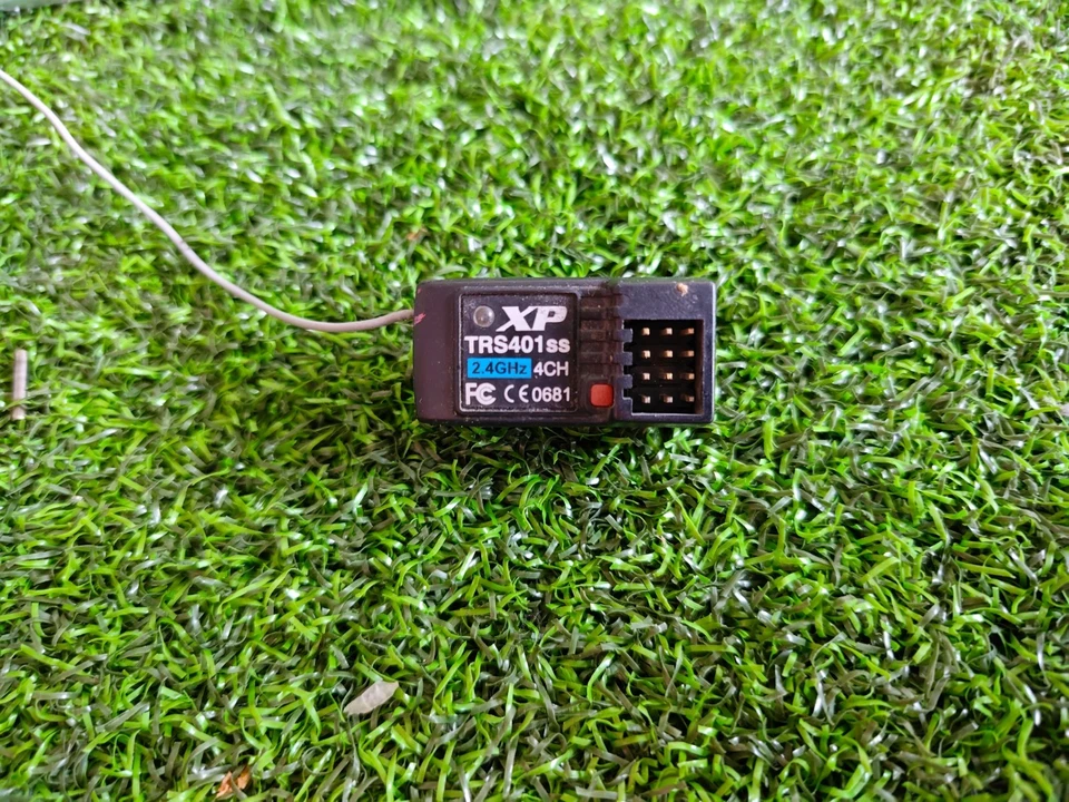 Team Associated XP TRS401-SS 2.4Ghz 4 Channel Receiver Rc Part #15698 - Image 1 of 2