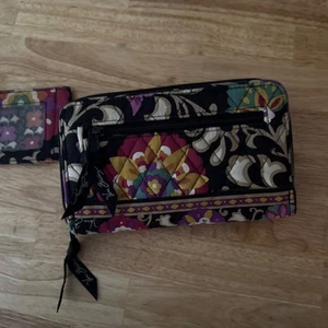 Vera Bradley Turn Lock Geldbörse Zip Around Suzani schwarz Clementine mit Münzbörse - Bild 1 von 8