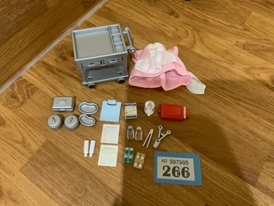 Sylvanian families calico  japan version of hospital nurse set immaculate cond ❤ - Image 1 of 3