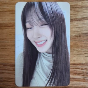 Tarjeta con foto oficial Giselle Aespa 2024 temporada saludos Kpop genuino - Imagen 1 de 2