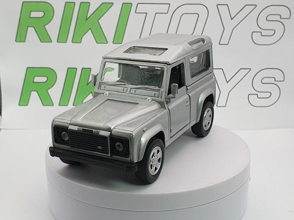Land Rover Defender New Ray 1/32 Argento 2004 - Immagine 1 di 4
