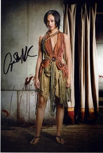 Foto firmada a mano por Cynthia Addai-Robinson - Imagen 1 de 3
