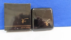 VICTORIA JACKSON MEDIUM FOUNDATION NEW IN BOX - Picture 1 of 3