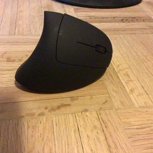 Lekvey Ergonomic Mouse, Vertical Wireless Mouse Rechargeable 2.4GHz Optical - Picture 1 of 4