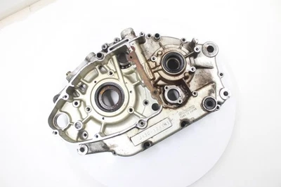 2003 铃木 GZ250 原始设备制造商左发动机曲柄盒 — 第 1/4 张图片