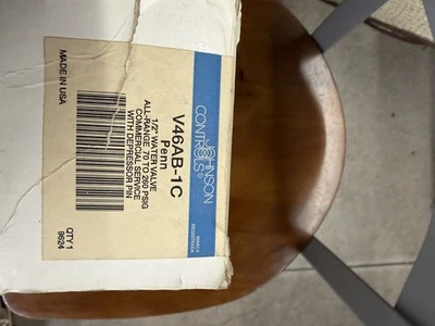 Johnson Controls V46AB-1C 1/2" IPS Pressure Actuated Water Valve 70-260 PSI - Image 1 of 3