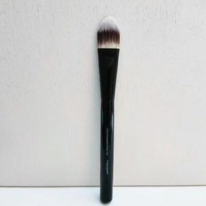 NAPOLEON PERDIS Artist Foundation Brush, 19B, Full Size, Brand NEW! - Picture 1 of 5