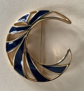 VINTAGE DECO MONET HALF MOON BROOCH PIN Black Enamel on Gold-tone Alloy - Picture 1 of 3