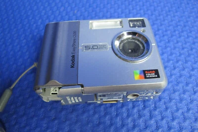 Kodak EasyShare C530 5.0MP Compact Digital Camera (Silver)  - SPARES OR REPAIR - Image 1 of 4