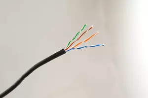 100 MTR CAT5E EXTERNES ETHERNET KABEL SCHWARZ 100 % KUPFER siehe unseren Shop für mehr - Bild 1 von 1