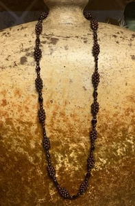 Granat Halskette kleine Cluster mit runden Perlen und unregelmäßigen Granat Abstandshaltern 27 Zoll - Bild 1 von 8