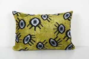 Ikat Eye Yelllow Pillow Pillow Cover - Silk Ethnic Velvet Lumbar Pillow Cover - Foto 1 di 4