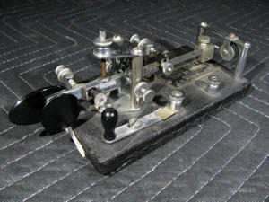 Bunnell Flash Key - Type No. 5-45 - Circa 1945 - Picture 1 of 24