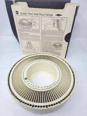 Bandeja deslizable vintage GAF Sawyer's Keystone Rototray 100 carrusel en caja original Foto 1 de 4