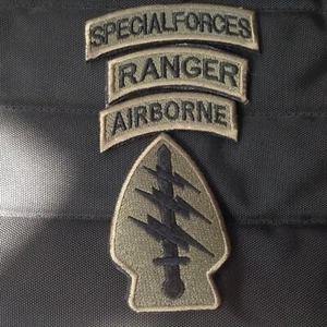 SPECIAL FORCES AIRBORNE RANGER USA MILITÄR HAKEN AUFNÄHER WALD DUNKELABZEICHEN - Bild 1 von 3