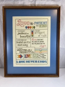 Colgante de Pared Cosido 17”x13.5” Marco Decoración Multicolor Único “Love Is…” - Imagen 1 de 8