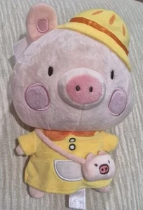 Reiseschwein mit gelbem Hut Mantel & süßer Handtasche Stofftier Plüsch 12 Zoll wie Miniso Bauernhof - Bild 1 von 7