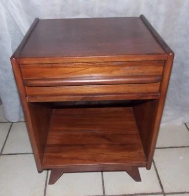 Mesita de noche/mesa auxiliar Mid Century Cherry (NS67) Foto 1 de 4