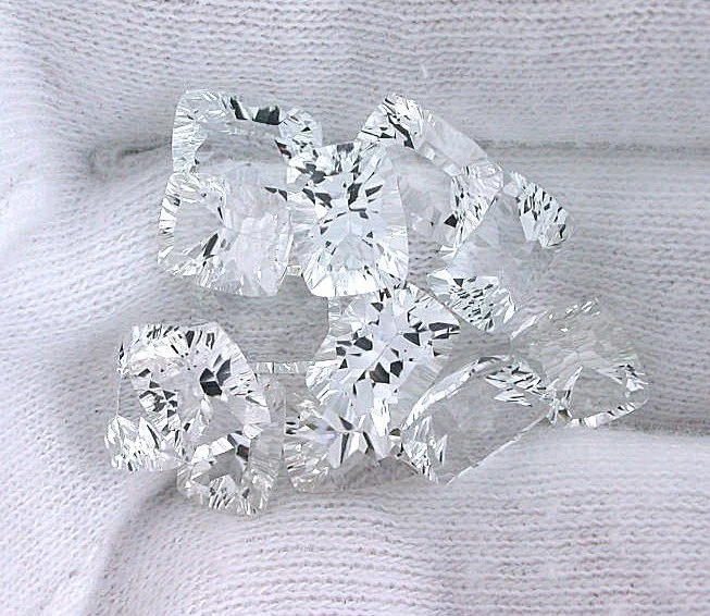 UNA gema de piedras preciosas de topacio blanco esmeralda láser cóncavo natural de 8 x 6 mm EBS4256 Foto 1 de 1