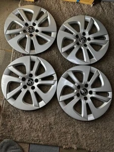 Toyota Genuine Prius 50 series, 4 pieses 15" wheel caps, Used beautiful From JPN - Picture 1 of 10