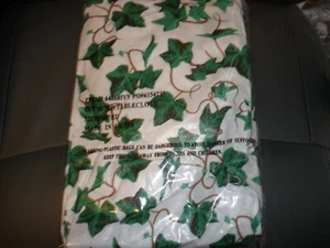 NEW Vinyl Ivy Tablecloth 48" Round (SU) - Picture 1 of 3