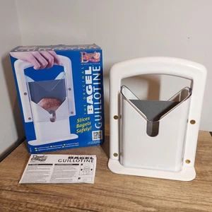 Bagel Beißer - Der Original Bagel Guillotine Schneider | Sicherer & einfacher Bagelschneider - Bild 1 von 21