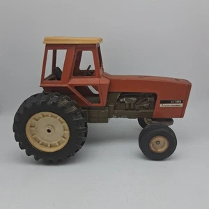 Trattore agricolo pressofuso ERTL Allis-Chalmers A-C 7050 scala 1:16 pancia marrone vintage - Foto 1 di 19