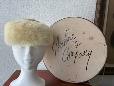 Sombrero pastillero de piel de visón Hahane & Co. de colección "Miss Alice" y caja de sombreros (caja defectuosa) Foto 1 de 4
