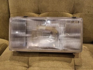 1990-1992 Cadillac Fleetwood Brougham Left LH Driver Headlight OEM CHIP CRACK!!! - Picture 1 of 19