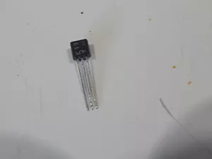 TOSHIBA 2SK19Y TO-92 JFET canale N 30 V TO-92 VHF TRANSISTOR AMP/mix - spedizione veloce - Foto 1 di 1