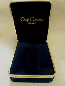 Caja de exhibición de reloj Oleg Cassini IDEAL PARA REGALO ¡Totalmente nuevo terciopelo azul! - Imagen 1 de 2
