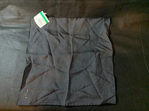 Tasca quadrata in seta nera/bianca a pois nuova con etichetta Eton taglia unica Made in Italy - Foto 1 di 2