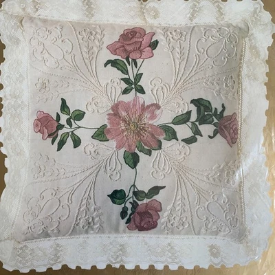 Kit bordado Candlewick almohada rosas rosa nuevo en paquete 14x14 algo especial Foto 1 de 4