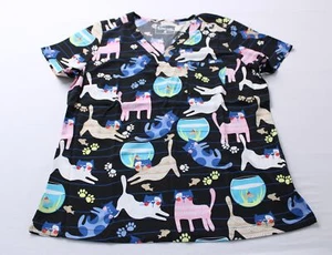 Butter-Soft Stretch Women's Tuck-In Print Scrub Top WR4 Cats & Friends Medium - Picture 1 of 3