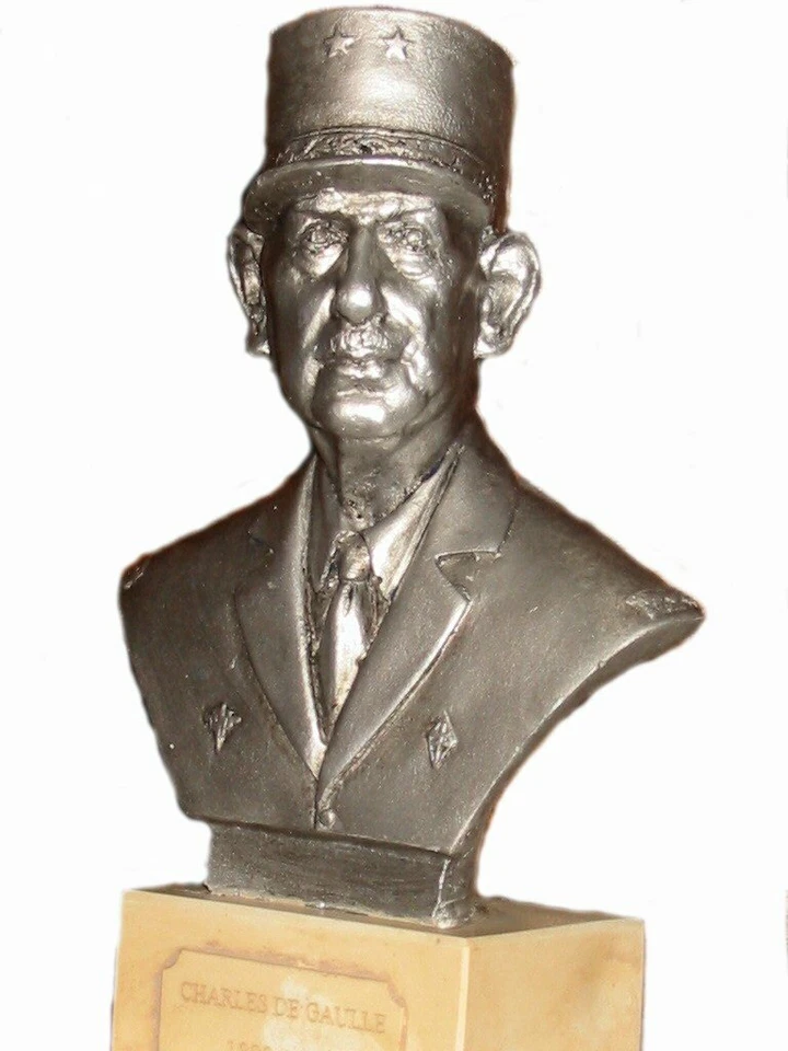 Buste  du Général De Gaulle** - Photo 1/1