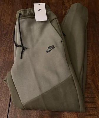 Nike Tech Fleece Joggers Masculino Extra Grande Verde Oliva Médio HV0959 US$ 115 Novo com etiquetas - Imagem 1 de 3