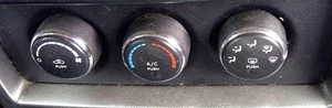 Jeep Liberty 10 2011 12 control de temperatura con controles manuales - Imagen 1 de 14