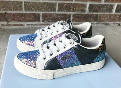 Zapatillas bajas con cordones Guess para mujer con estampado de animales brillantes talla 6,5 M Foto 1 de 4